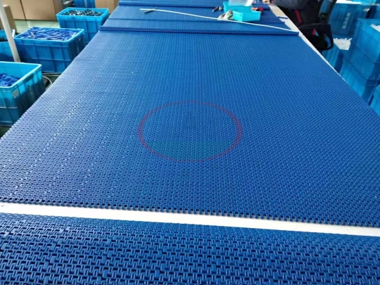 Bang tải nhựa phẳng