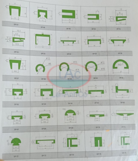 Nep nhựa lót băng tải